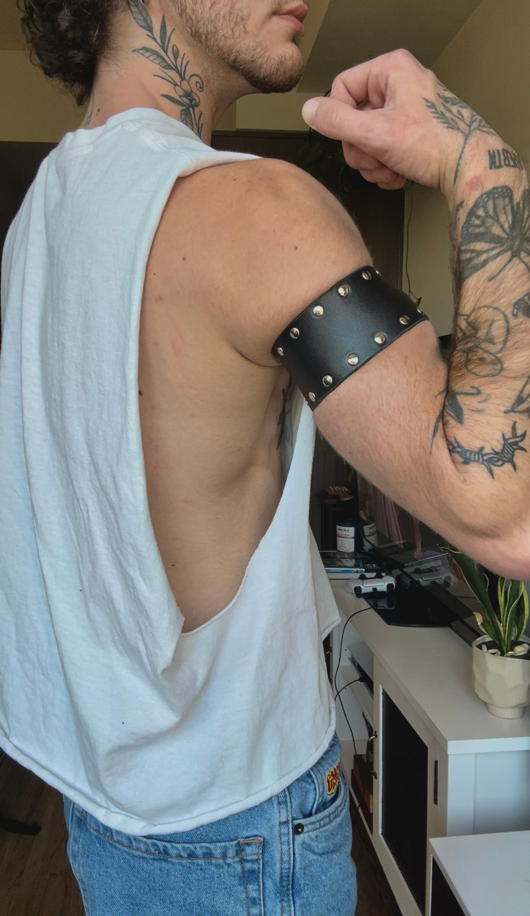 bicep cuff